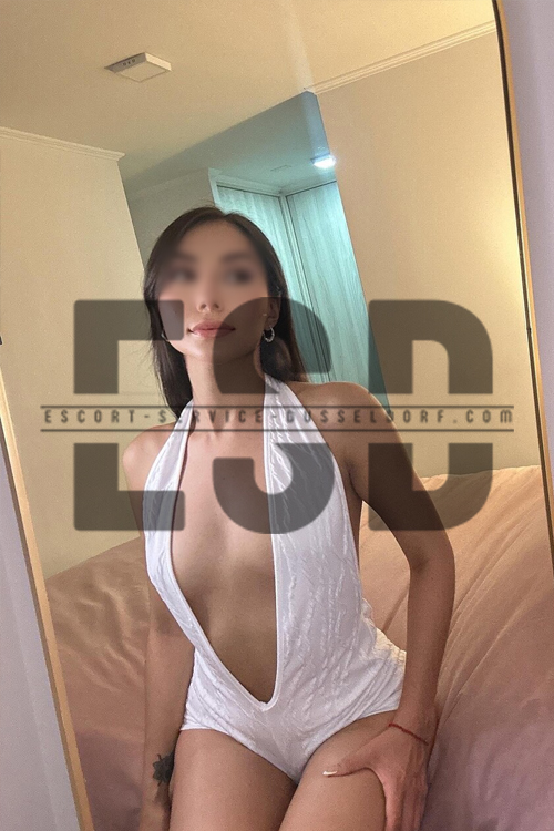 Vietnamese Escort Girl in Dusseldorf