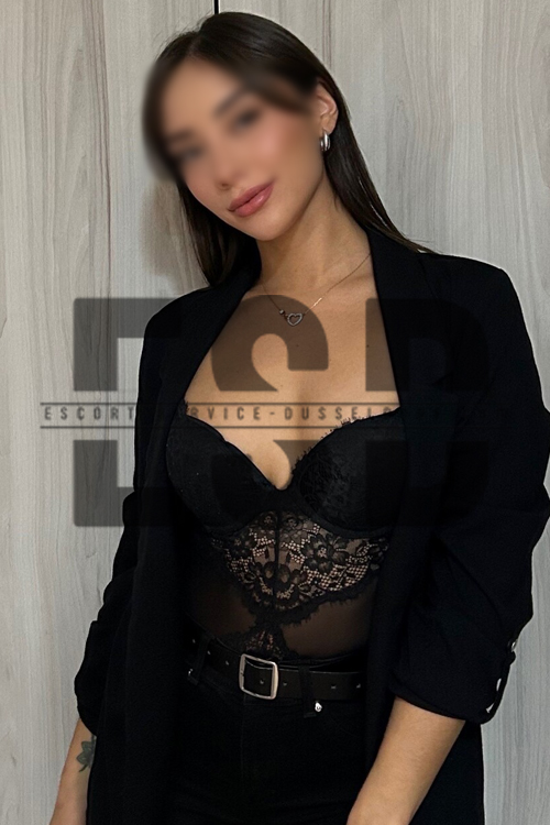 Vietnamese Escort Girl in Dusseldorf