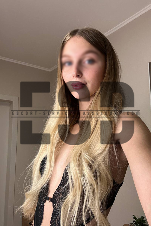 Dinner Date Escort Girl In Dusseldorf