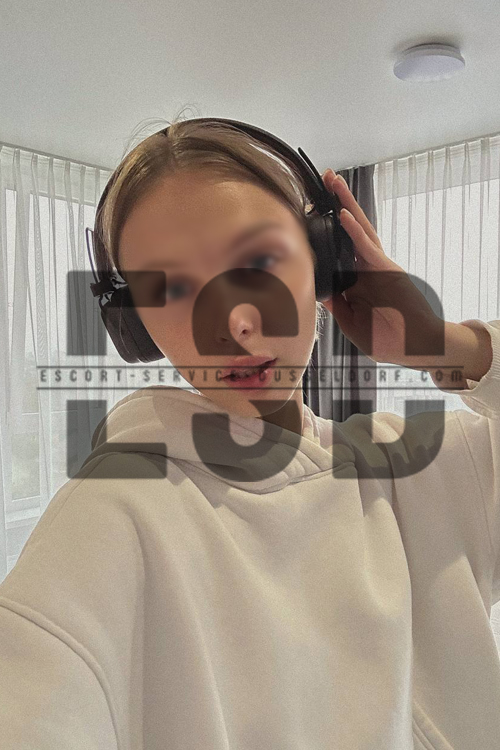 Dinner Date Escort Girl In Dusseldorf