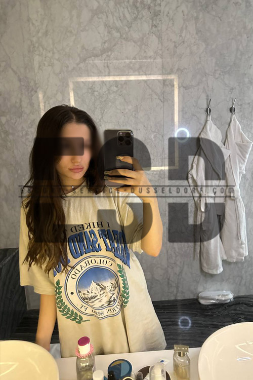 Face Sitting Escort Girl in Dusseldorf