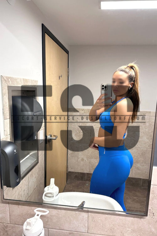 Romanian-Escort-Girl-in-Dusseldorf