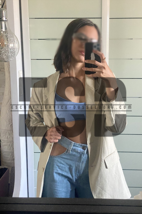 Couples Escort Girl In Dusseldorf