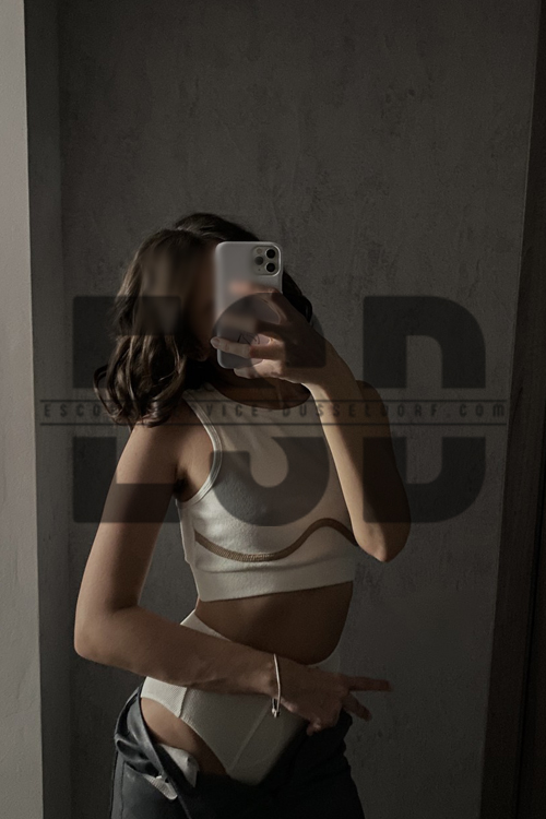 Couples Escort Girl In Dusseldorf