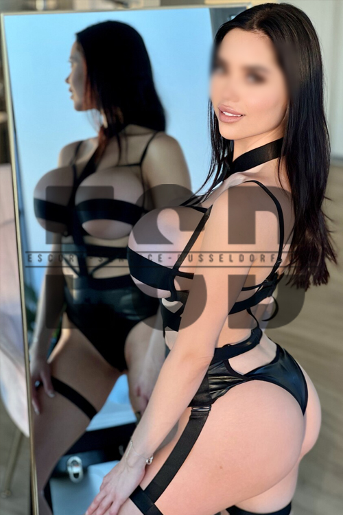 Big Boobs Escort Girl In Dusseldorf